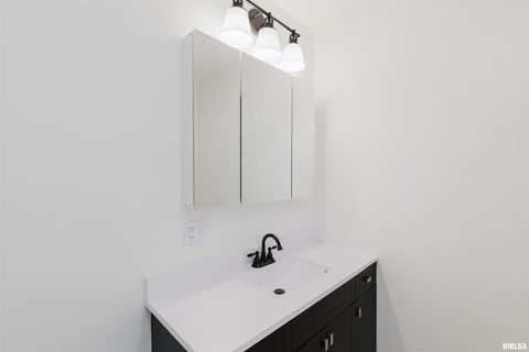 Tiny photo for 1012 N LOGAN Street, Marion, IL 62959 (MLS # QC4269711)