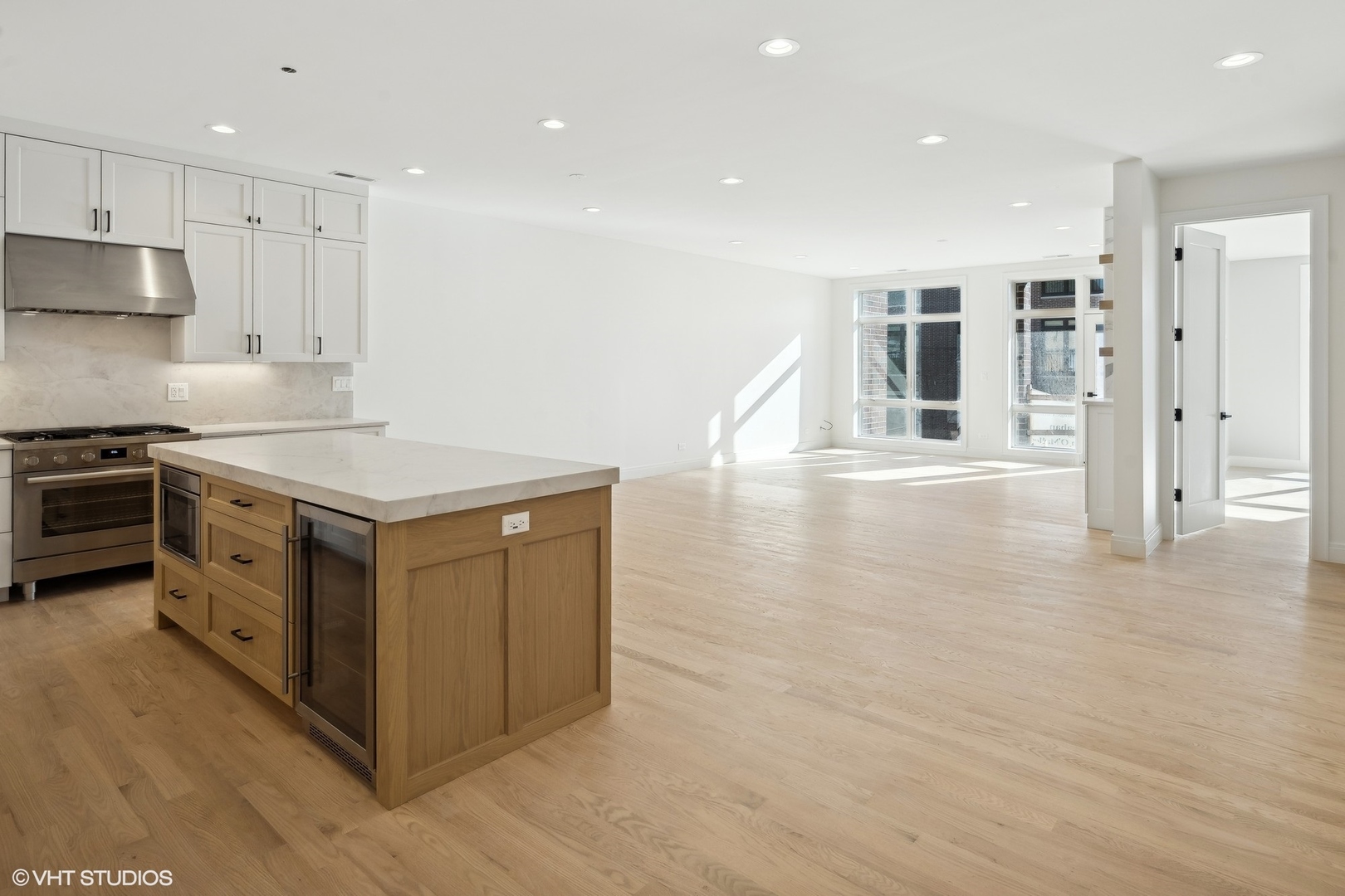 1218 W Belmont Avenue 202