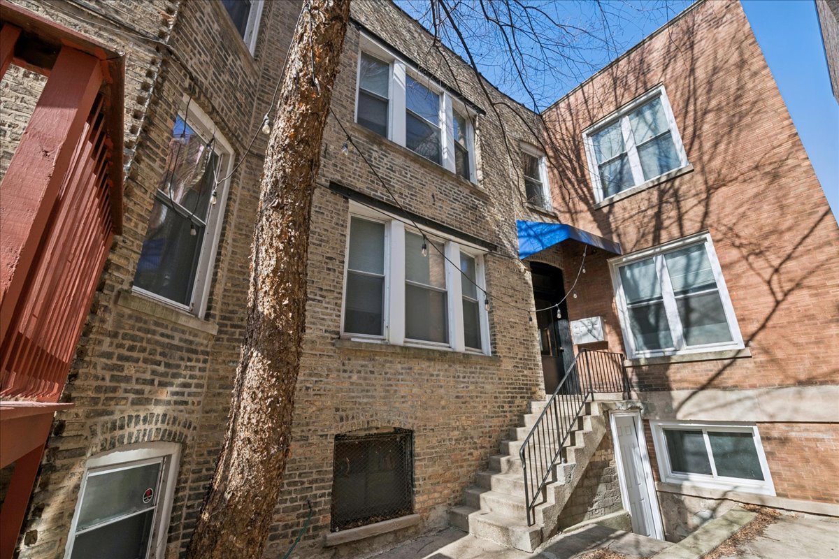 1260 W Winnemac Avenue