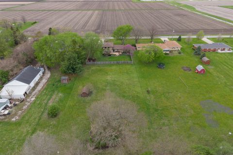 Tiny photo for 1102 Countryside Lane, Pontiac, IL 61764 (MLS # 12591651)