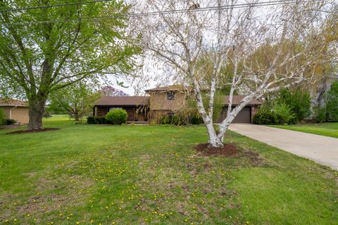 Tiny photo for 1102 Countryside Lane, Pontiac, IL 61764 (MLS # 12591651)