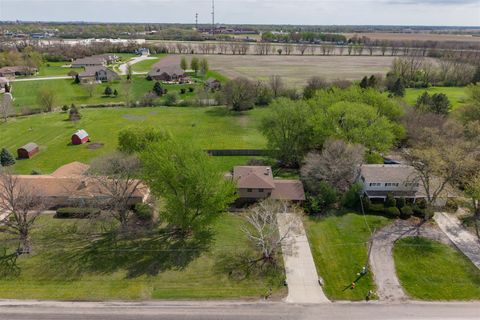 Tiny photo for 1102 Countryside Lane, Pontiac, IL 61764 (MLS # 12591651)