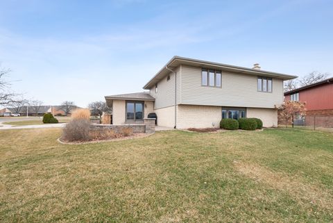 Tiny photo for 8835 174th Street, Tinley Park, IL 60487 (MLS # 12587949)