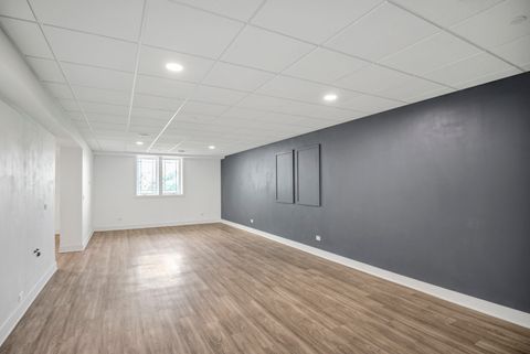 Tiny photo for 70 Prairie Court, Wheeling, IL 60090 (MLS # 12613576)