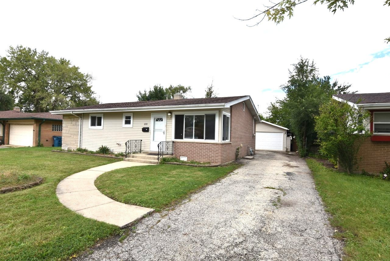 210 E MYRICK Avenue