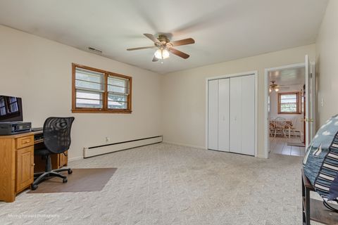 Tiny photo for 125 N Oak Leaf Drive, Addison, IL 60101 (MLS # 12454418)