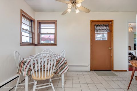 Tiny photo for 125 N Oak Leaf Drive, Addison, IL 60101 (MLS # 12454418)