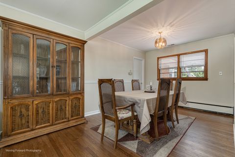 Tiny photo for 125 N Oak Leaf Drive, Addison, IL 60101 (MLS # 12454418)