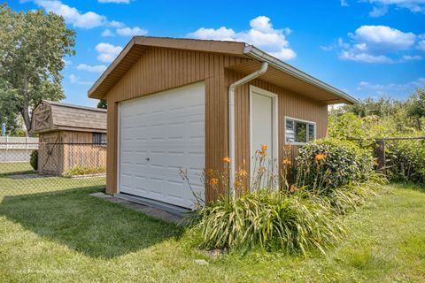 Tiny photo for 125 N Oak Leaf Drive, Addison, IL 60101 (MLS # 12454418)