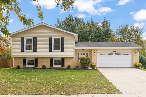 Tiny photo for 1100 Brentwood Lane, Wheaton, IL 60189 (MLS # 12509953)