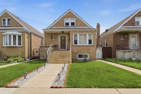 Photo of 4041 W 56th Street, Chicago, IL 60629 (MLS # 12732336)