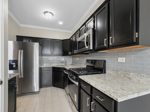 Tiny photo for 3039 Autumn Lake Drive #3039, Aurora, IL 60504 (MLS # 12586774)