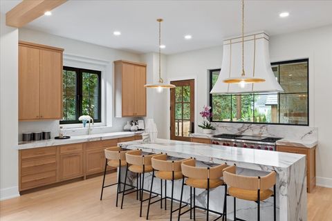 Tiny photo for 104 S Monroe Street, Hinsdale, IL 60521 (MLS # 12503981)