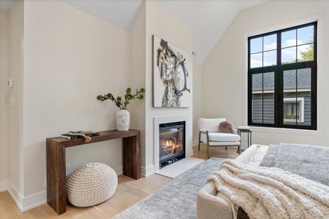 Tiny photo for 104 S Monroe Street, Hinsdale, IL 60521 (MLS # 12503981)