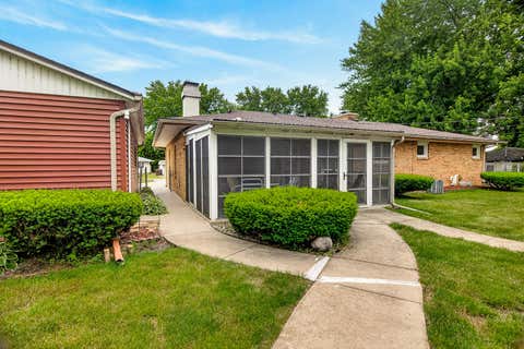 Tiny photo for 106 Superior Avenue, Machesney Park, IL 61115 (MLS # 12670189)