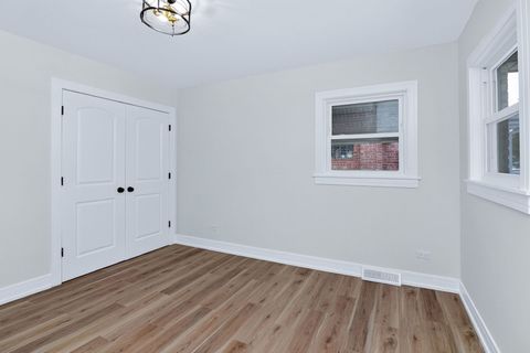 Tiny photo for 7624 W Ainslie Street, Harwood Heights, IL 60706 (MLS # 12586548)