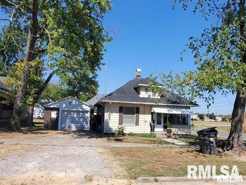 Tiny photo for 300 W PECAN Street, Carbondale, IL 62901 (MLS # EB458502)