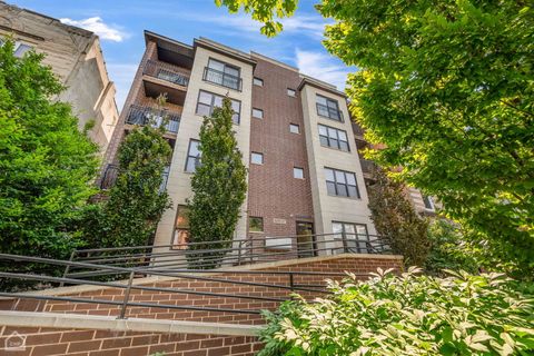 Photo of 4235 S Calumet Avenue, Chicago, IL 60653 (MLS # 12524334)