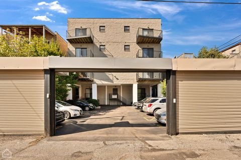 Tiny photo for 4235 S Calumet Avenue, Chicago, IL 60653 (MLS # 12524334)