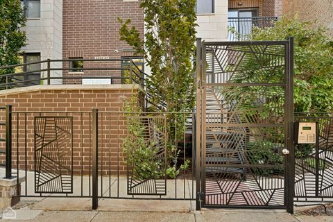 Tiny photo for 4235 S Calumet Avenue, Chicago, IL 60653 (MLS # 12524334)