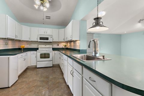 Tiny photo for 742 Pine Street, Deerfield, IL 60015 (MLS # 12615620)