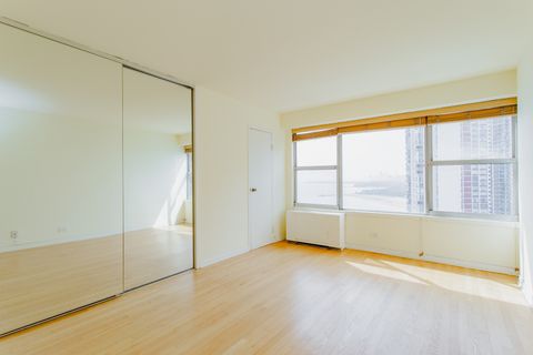 Tiny photo for 6157 N Sheridan Road #24G, Chicago, IL 60660 (MLS # 12623008)