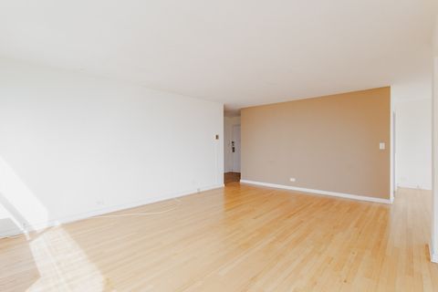 Tiny photo for 6157 N Sheridan Road #24G, Chicago, IL 60660 (MLS # 12623008)