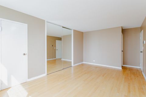 Tiny photo for 6157 N Sheridan Road #24G, Chicago, IL 60660 (MLS # 12623008)