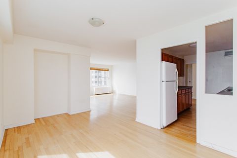 Tiny photo for 6157 N Sheridan Road #24G, Chicago, IL 60660 (MLS # 12623008)