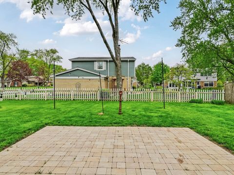 Tiny photo for 943 N Crestview Drive, Palatine, IL 60067 (MLS # 12630204)