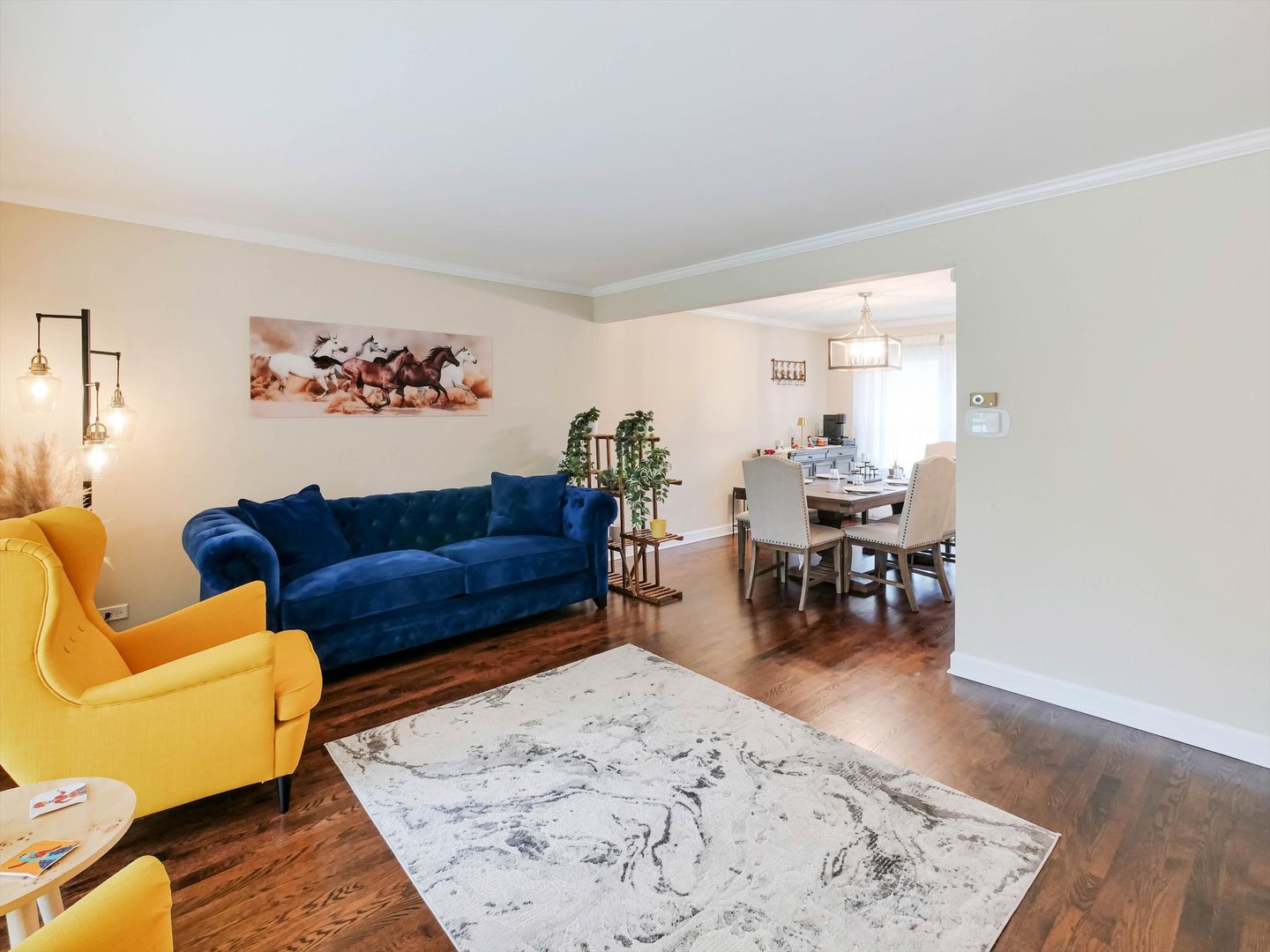943 N Crestview Drive