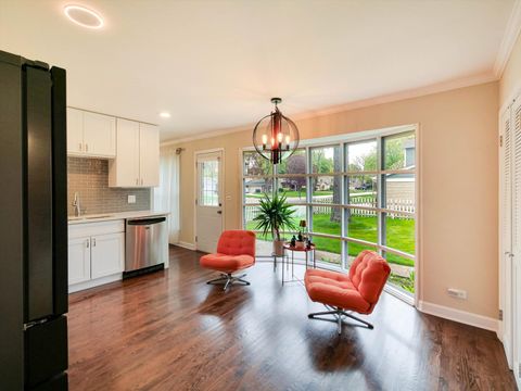 Tiny photo for 943 N Crestview Drive, Palatine, IL 60067 (MLS # 12630204)