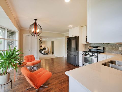 Tiny photo for 943 N Crestview Drive, Palatine, IL 60067 (MLS # 12630204)