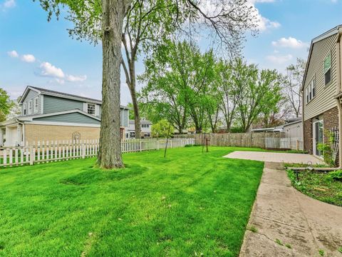 Tiny photo for 943 N Crestview Drive, Palatine, IL 60067 (MLS # 12630204)