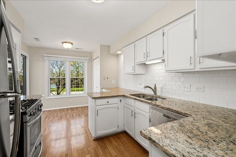 Tiny photo for 1427 Sutton Court #1427, Vernon Hills, IL 60061 (MLS # 12603823)