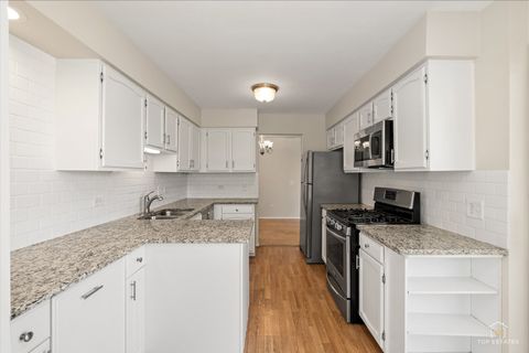 Tiny photo for 1427 Sutton Court #1427, Vernon Hills, IL 60061 (MLS # 12603823)