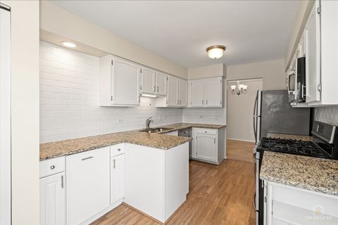 Tiny photo for 1427 Sutton Court #1427, Vernon Hills, IL 60061 (MLS # 12603823)
