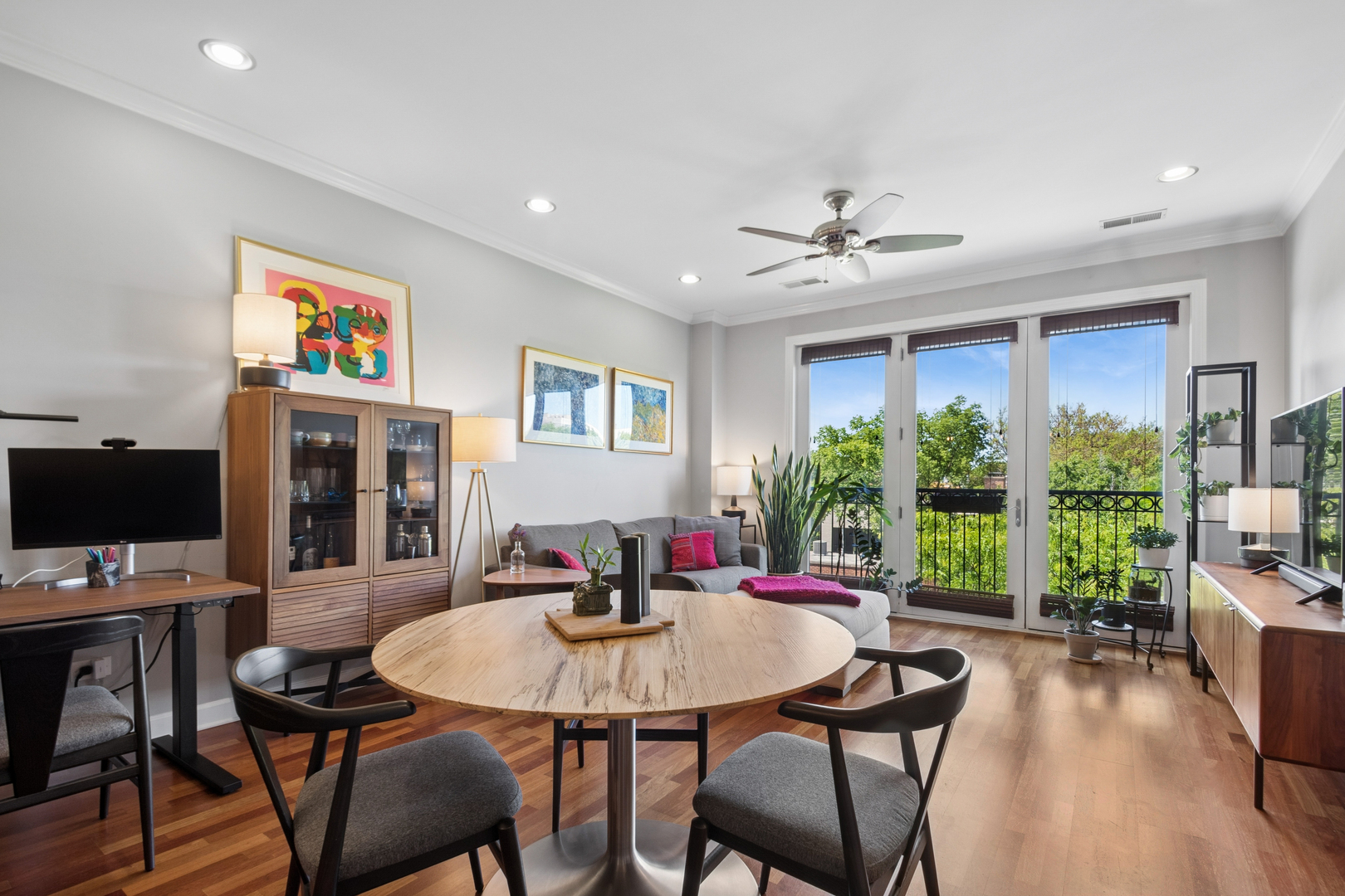 4553 N MAGNOLIA Avenue 403