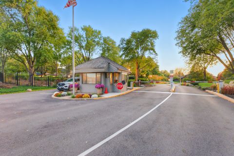 Tiny photo for 294 W Mallard Point #A, Lake Barrington, IL 60010 (MLS # 12538426)