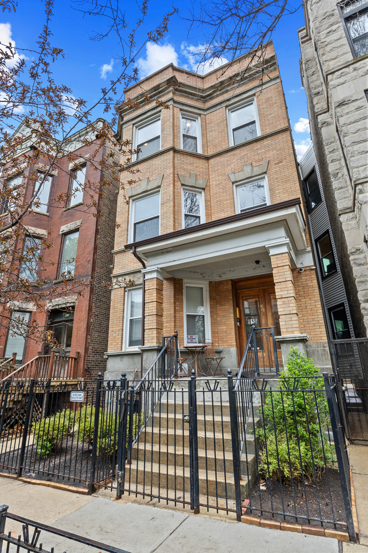 915 W Newport Street 2