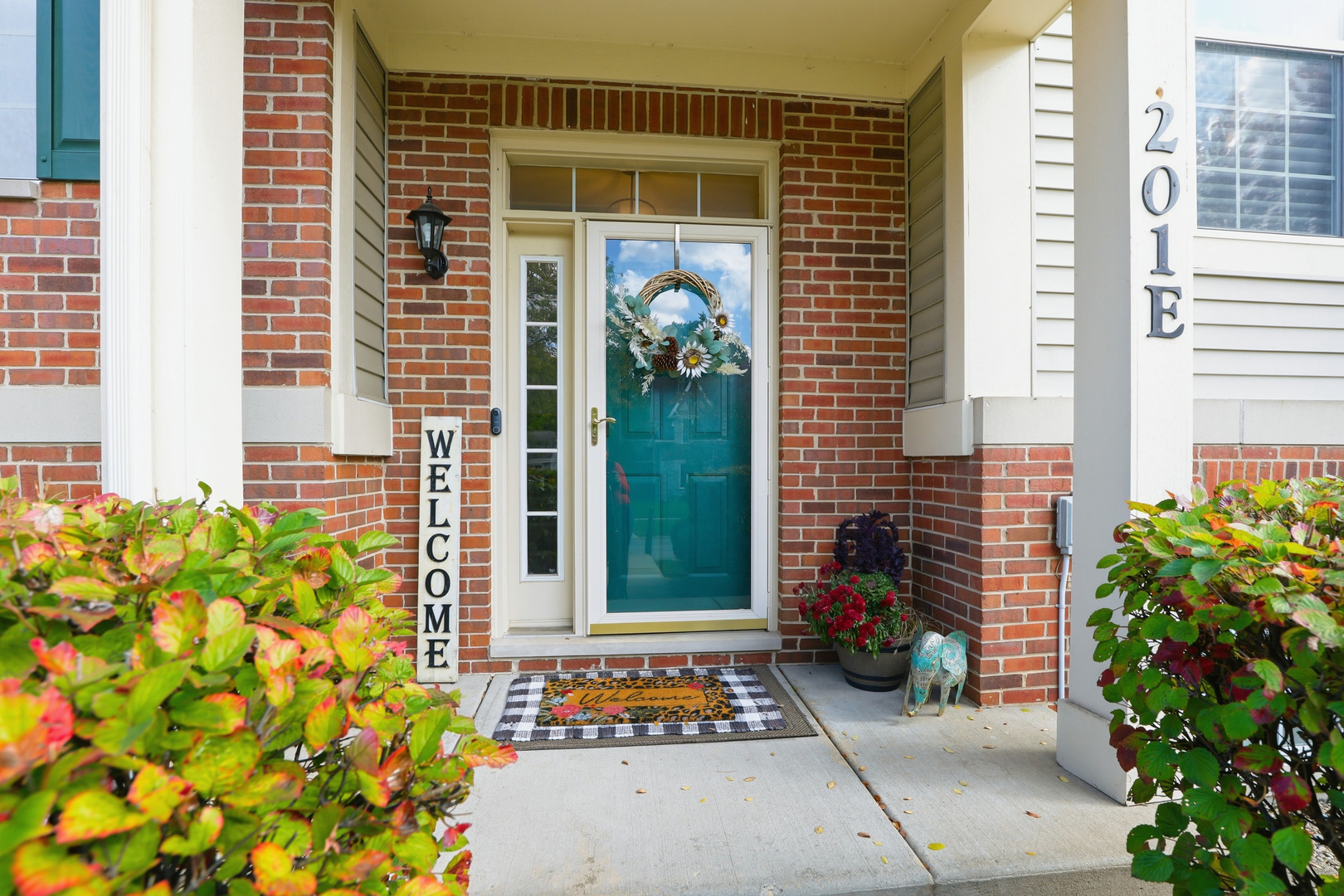 201 N Louis Street E