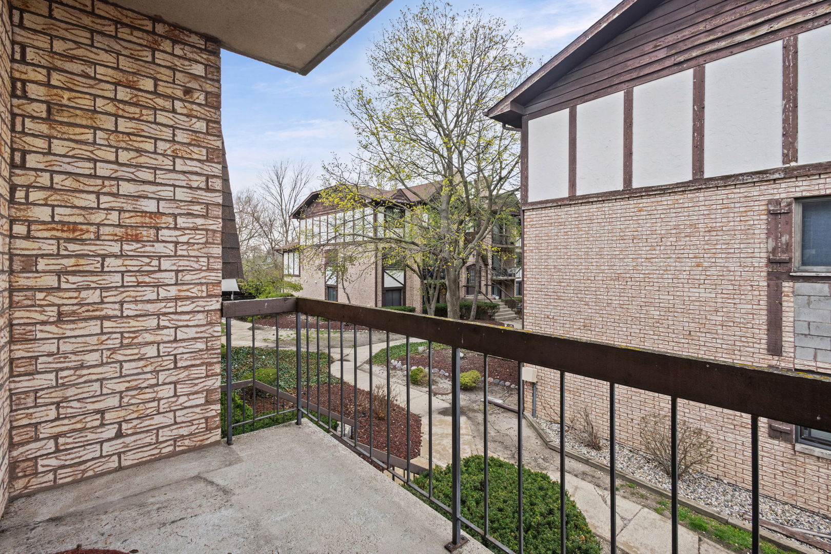 2815 Glenwood Lansing Road 205