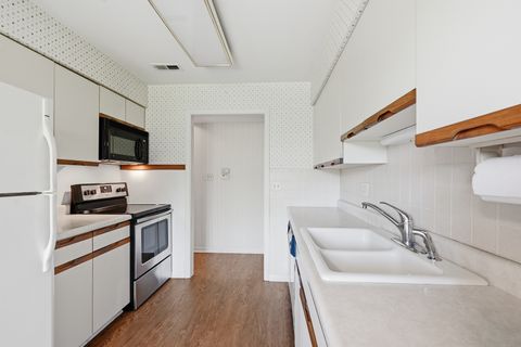Tiny photo for 501 Lake Hinsdale Drive #408, Willowbrook, IL 60527 (MLS # 12684098)