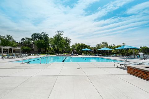 Tiny photo for 501 Lake Hinsdale Drive #408, Willowbrook, IL 60527 (MLS # 12684098)