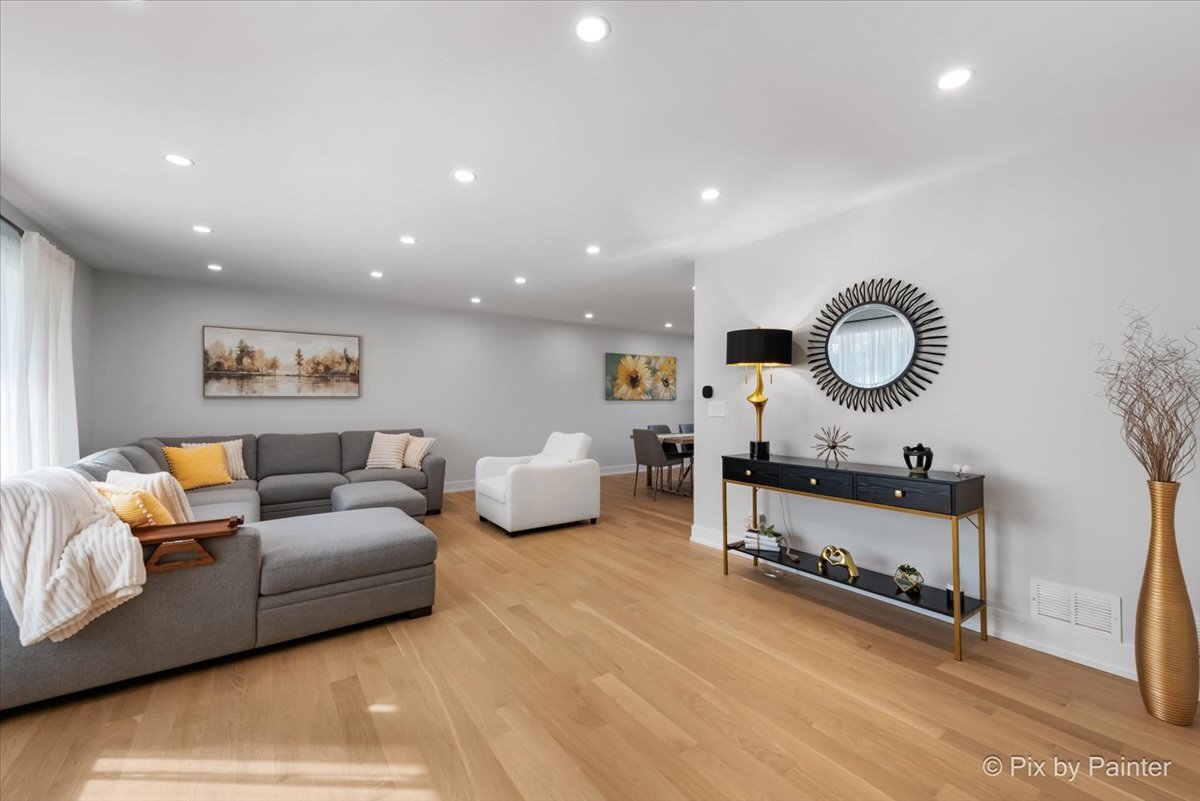 1214 E Suffield Drive