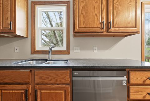 Tiny photo for 3606 Raleigh Avenue, Bettendorf, IA 52722 (MLS # 12606868)