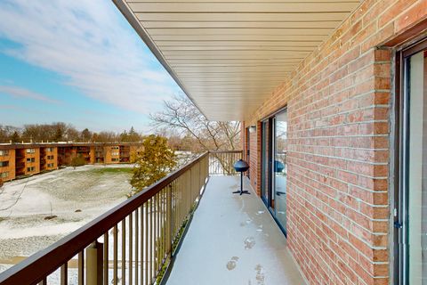 Tiny photo for 6443 Clarendon Hills Road #411K, Willowbrook, IL 60527 (MLS # 12597588)