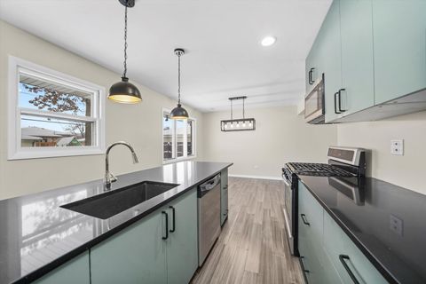 Tiny photo for 8939 Melvina Avenue, Oak Lawn, IL 60453 (MLS # 12587349)