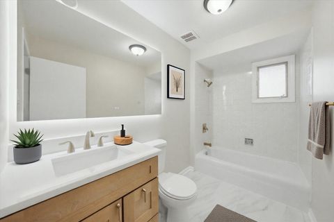 Tiny photo for 8939 Melvina Avenue, Oak Lawn, IL 60453 (MLS # 12587349)