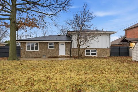 Tiny photo for 8939 Melvina Avenue, Oak Lawn, IL 60453 (MLS # 12587349)